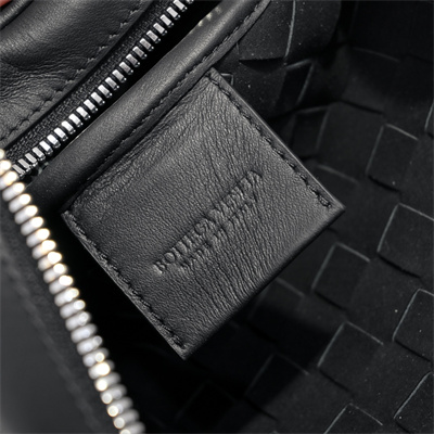 BV Small Intrecciato Camera Bag Calfskin Black