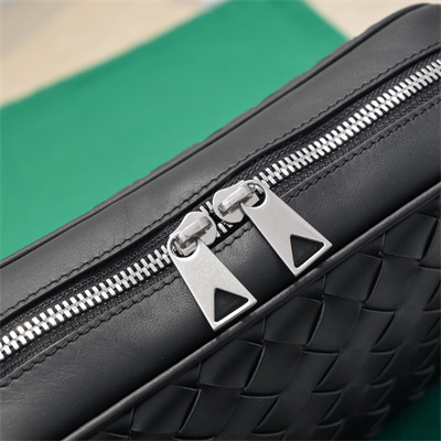 BV Small Intrecciato Camera Bag Calfskin Black