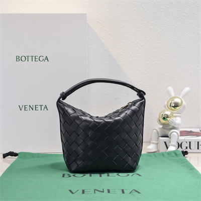 BV Candy Wallace Bag Calfskin Black