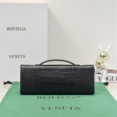 BV Long Clutch Andiamo With Handle In Crococile Leather Black