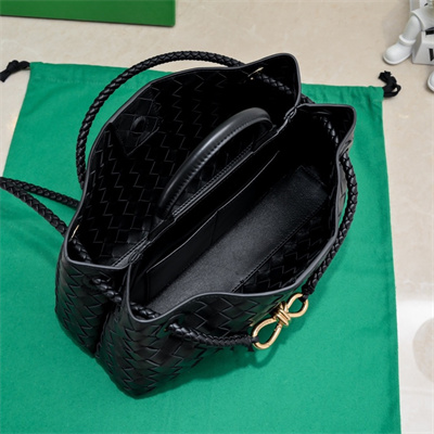 BV East West Andiamo Top handle bag Lambskin Leather Black