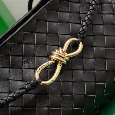 BV East West Andiamo Top handle bag Lambskin Leather Fondant