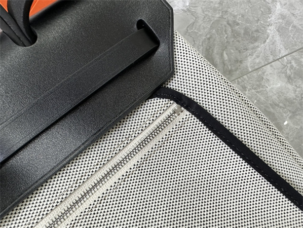 Her.mes Herbag 31 Canvas and Calfskin With Printing