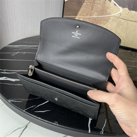 L.V IRIS Wallet Monogram Leather Black M60143