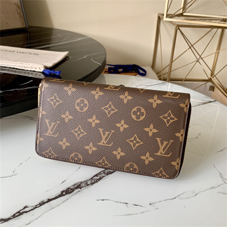 LV  Zippy Organiser In Monogram Canvas M62581