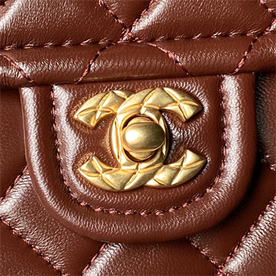 Ch*el vintage medium classic flap bag lambskin gold tone metal burgundy as3586