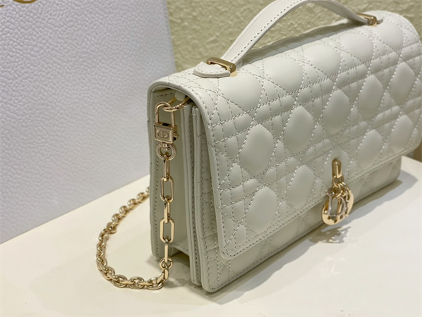 cd miss D*or top handle bag cannage lambskin  white