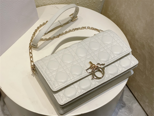 cd miss D*or top handle bag cannage lambskin  white