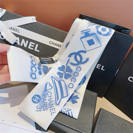 Ch*el twilly 100% silk 32001