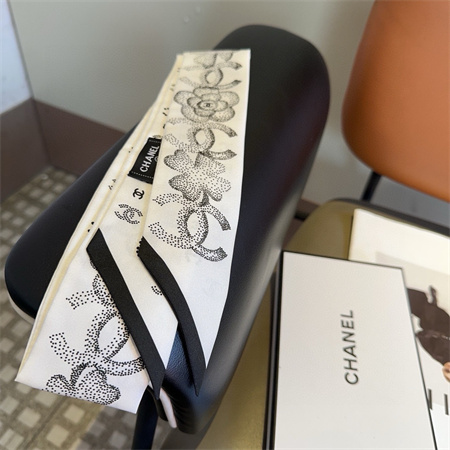 Ch*el twilly 100% silk 32004