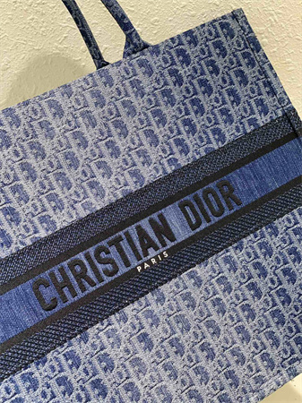 cd medium book tote blue denim D*or  oblique jacquard