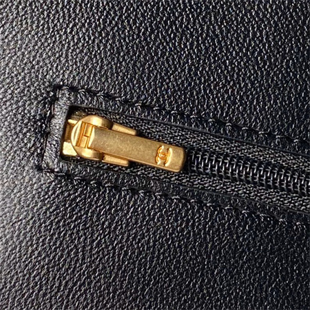 Ch*el wallet on chain shiny lambskin, enamel & gold-tone metal black ap3938