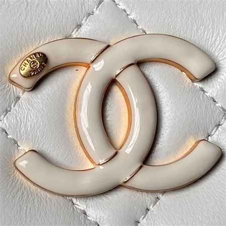 Ch*el vanity case lambskin enamel & gold-tone metal white ap3940