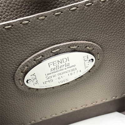 Fen.di Peekaboo ISeeU Small Cuoio Romano leatherSelleria bag with 556 hand-sewn topstitches