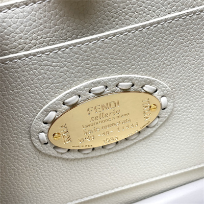 Fen.di Peekaboo ISeeU Small Cuoio Romano leatherSelleria bag with 556 hand-sewn topstitches