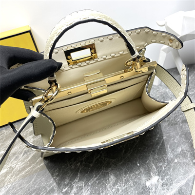 Fen.di Peekaboo ISeeU Small Cuoio Romano leatherSelleria bag with 556 hand-sewn topstitches