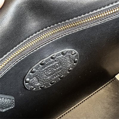 Fen.di BaguetteSelleria bag with 612 hand-sewn topstitches