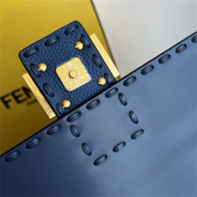 Fen.di BaguetteSelleria bag with 612 hand-sewn topstitches