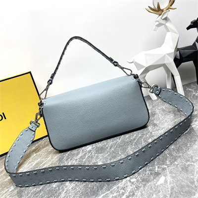 Fen.di BaguetteSelleria bag with 612 hand-sewn topstitches