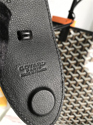Go*ard saint l0*is gm bag in Go*ardine canvas & chevroches calfskin