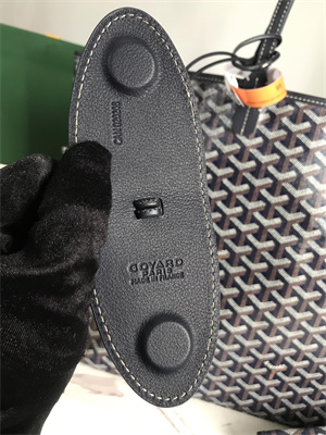 Go*ard saint l0*is gm bag in Go*ardine canvas & chevroches calfskin