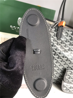 Go*ard saint l0*is pm bag in Go*ardine canvas & chevroches calfskin