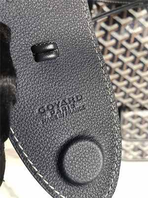 Go*ard saint l0*is pm bag in Go*ardine canvas & chevroches calfskin