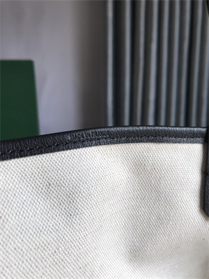 Go*ard saint l0*is pm bag in Go*ardine canvas & chevroches calfskin