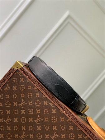 L.V Low Key Bumbag Calfskin Black M11429