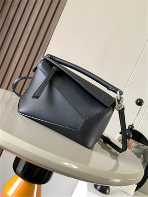 L0ew* mini puzzle bag in classic calfskin