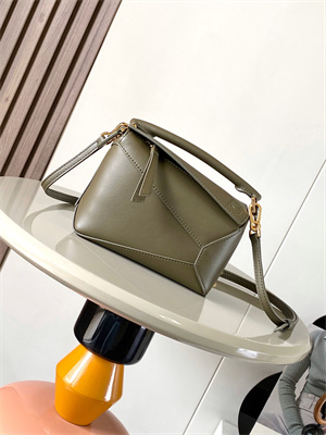 L0ew* mini puzzle bag in classic calfskin