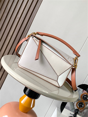 L0ew* small puzzle bag in classic calfskin