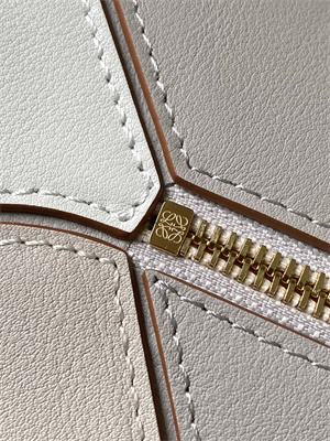 L0ew* small puzzle bag in classic calfskin