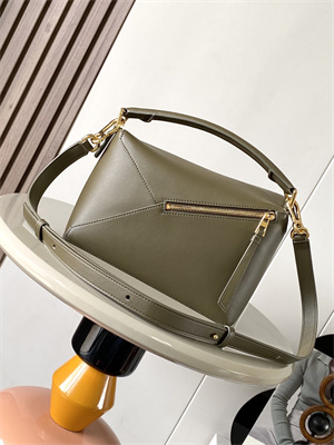 L0ew* small puzzle bag in classic calfskin