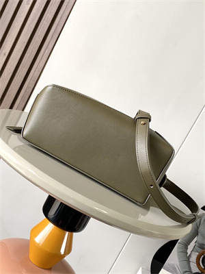 L0ew* small puzzle bag in classic calfskin