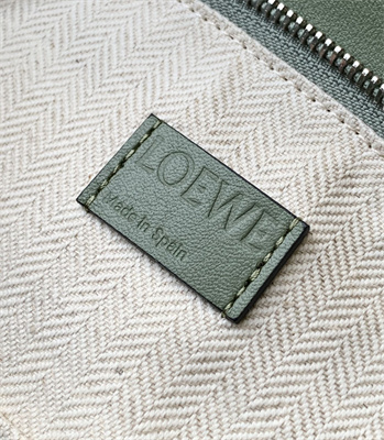 L0ew* small puzzle bag in classic calfskin