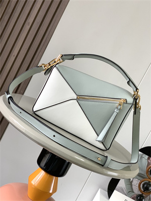 L0ew* small puzzle bag in classic calfskin