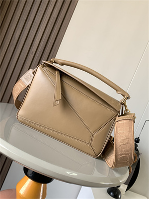 L0ew* small puzzle bag in classic calfskin