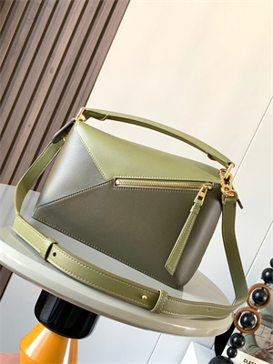 L0ew* small puzzle bag in classic calfskin