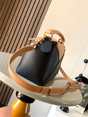 L0ew* small puzzle bag in classic calfskin