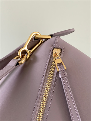L0ew* small puzzle bag in classic calfskin