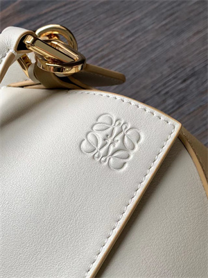 L0ew* small puzzle bag in classic calfskin