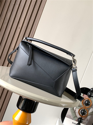 L0ew* small puzzle bag in classic calfskin