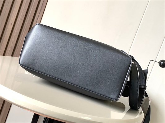 L0ew* small puzzle bag in classic calfskin