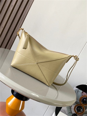 L0ew* puzzle fold pouch in shinny nappa calfskin