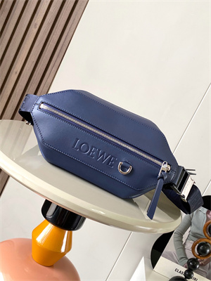 L0ew* convertible sling in classic calfskin