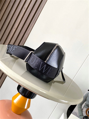 L0ew* convertible sling in classic calfskin