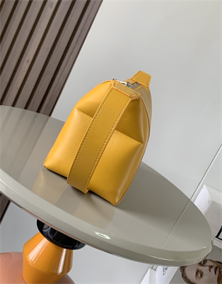 L0ew* puzzle fold wash bag in shiny calfskin