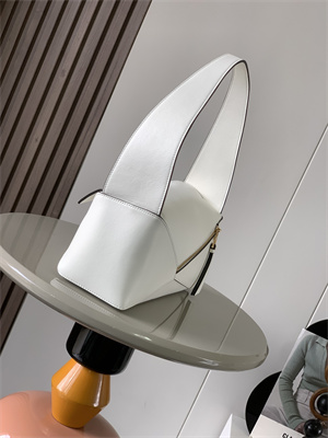 L0ew* puzzle hobo bag in classic calfskin