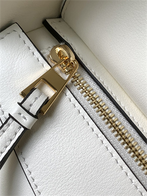 L0ew* puzzle hobo bag in classic calfskin